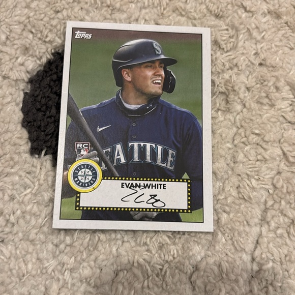 Small baseball card collection with one signed basketball card - Picture 7 of 7